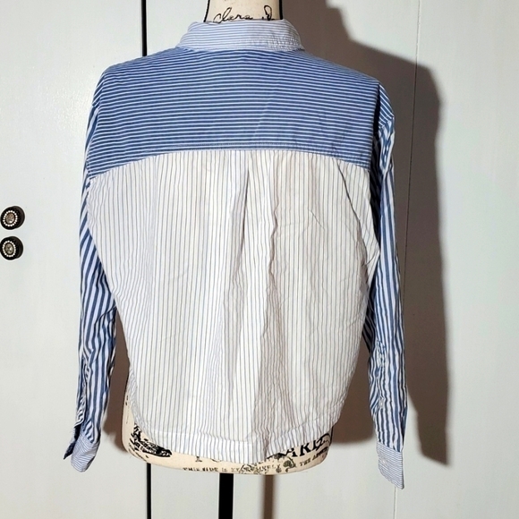 American Eagle- Womens Blue Stripe Pocket Cropped Top Over-sized Sz.Medium - Picture 3 of 5